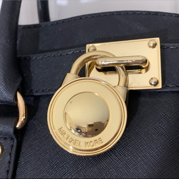 Michael Kors -Black Saffiano Leather Purse with crossbody strap - Picture 5 of 16